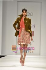 Model walks the ramp for Koga show on Wills Lifestyle India Fashion Week 2011-Day 4 in Delhi on 9th April 2011 (19).JPG